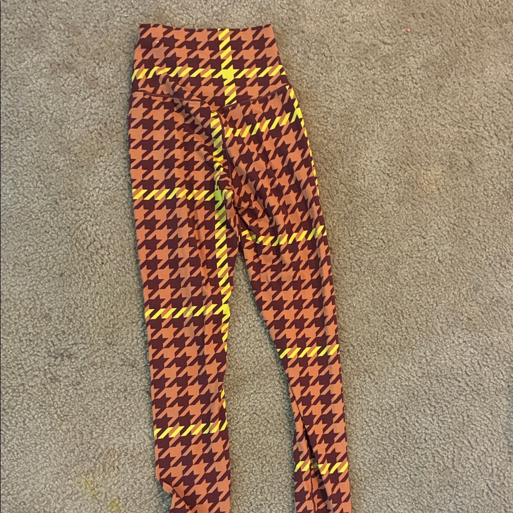 Aerie women’s  Leggings in Brown and Yellow Houndstooth